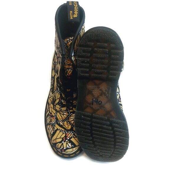 Dr. Martens 1460 Womens Size 8 Leather 8 Eye Lace Up Boots Butterfly Print - Picture 7 of 9